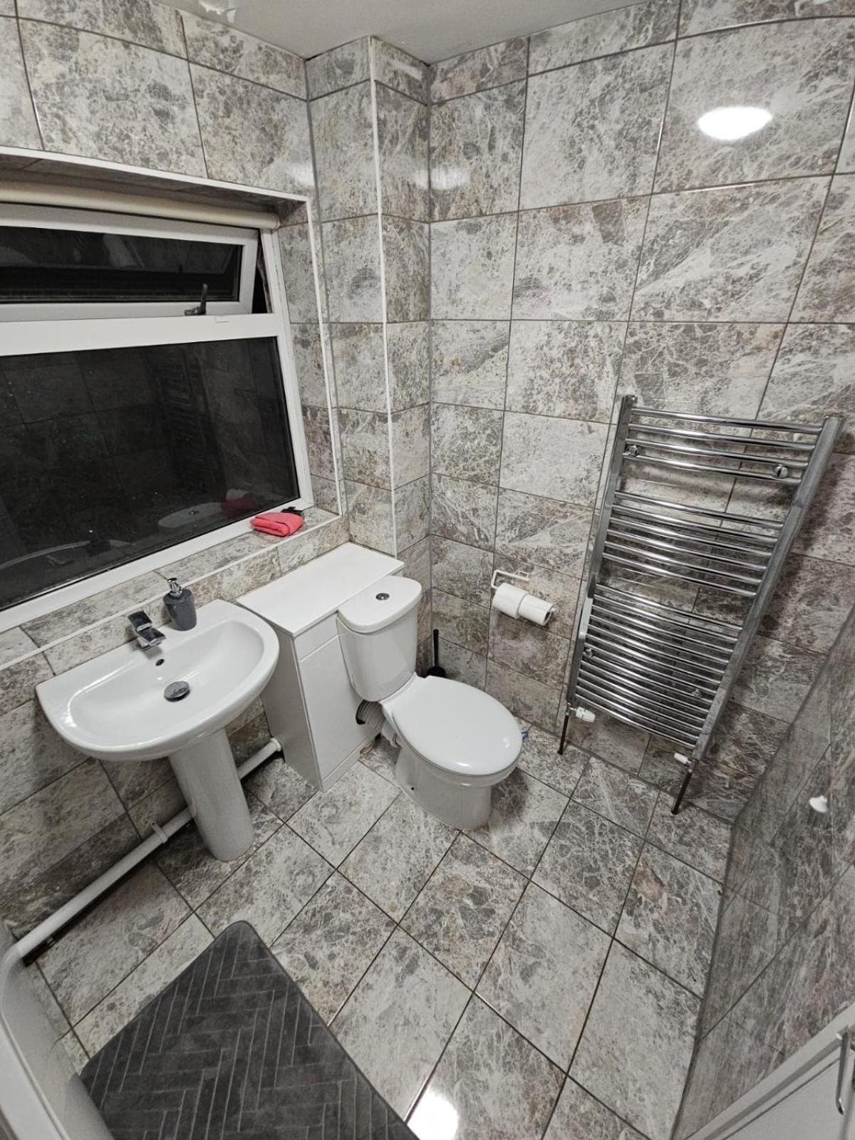 Spacious, Cozy Double 3 With Amenities Nottingham
